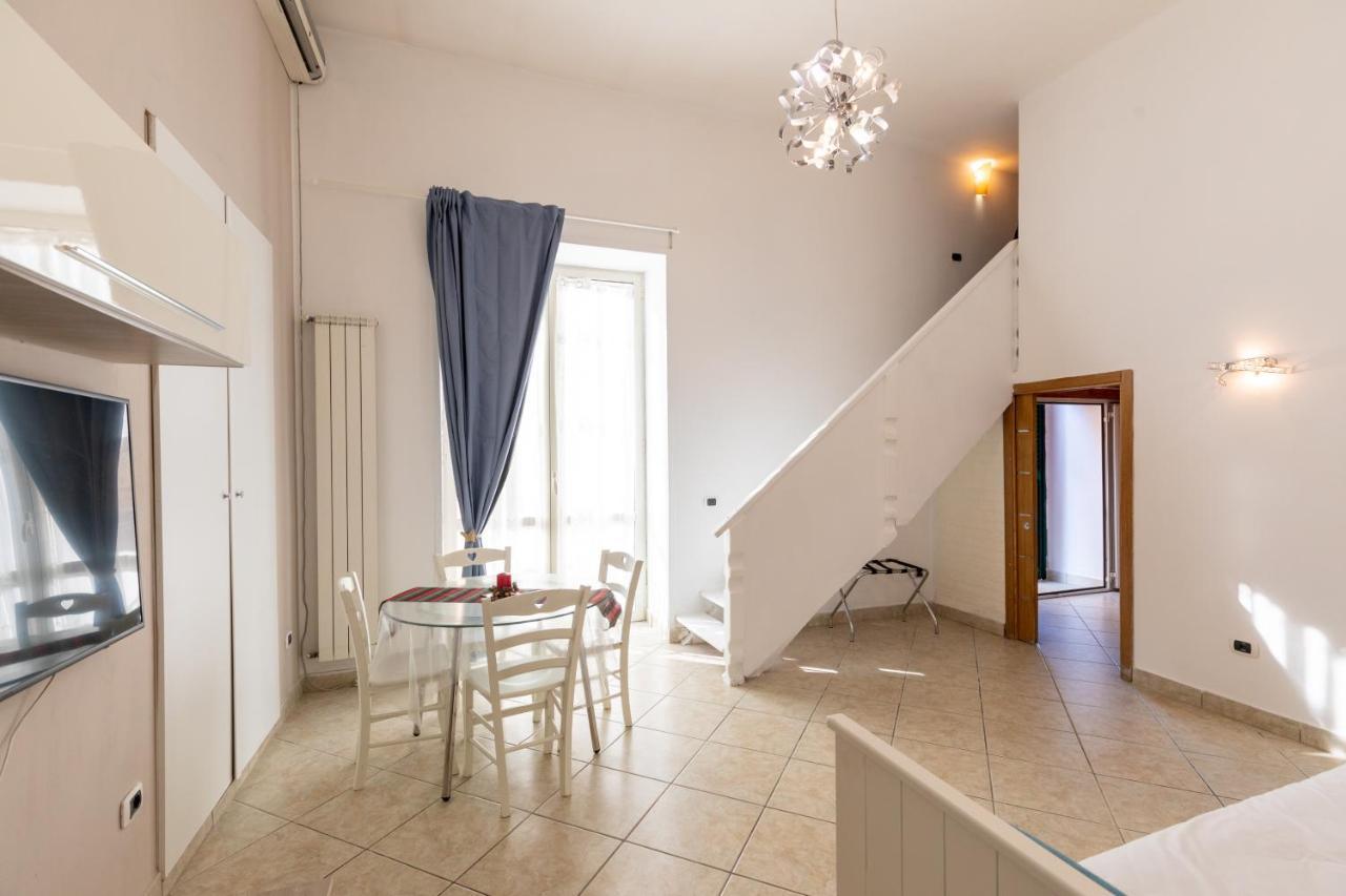 Apartment With Sea View With 2 Lifts Above Montesanto! Naples Exterior photo